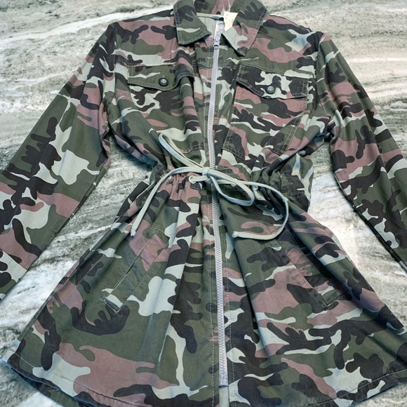 Hard Tail Forever Camo Khaki Green and Pink Jacket. Drawstring Waist. Size S NWT - Picture 1 of 10